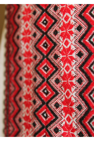 Платье «Кофейная страсть»  с красным орнаментом