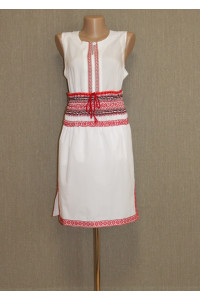 Белая юбка с красным орнаментом 