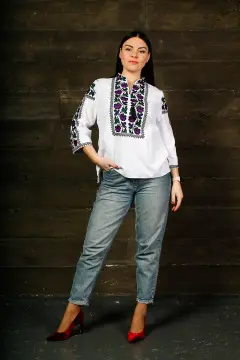 Вышиванка "Вітана" белого цвета 