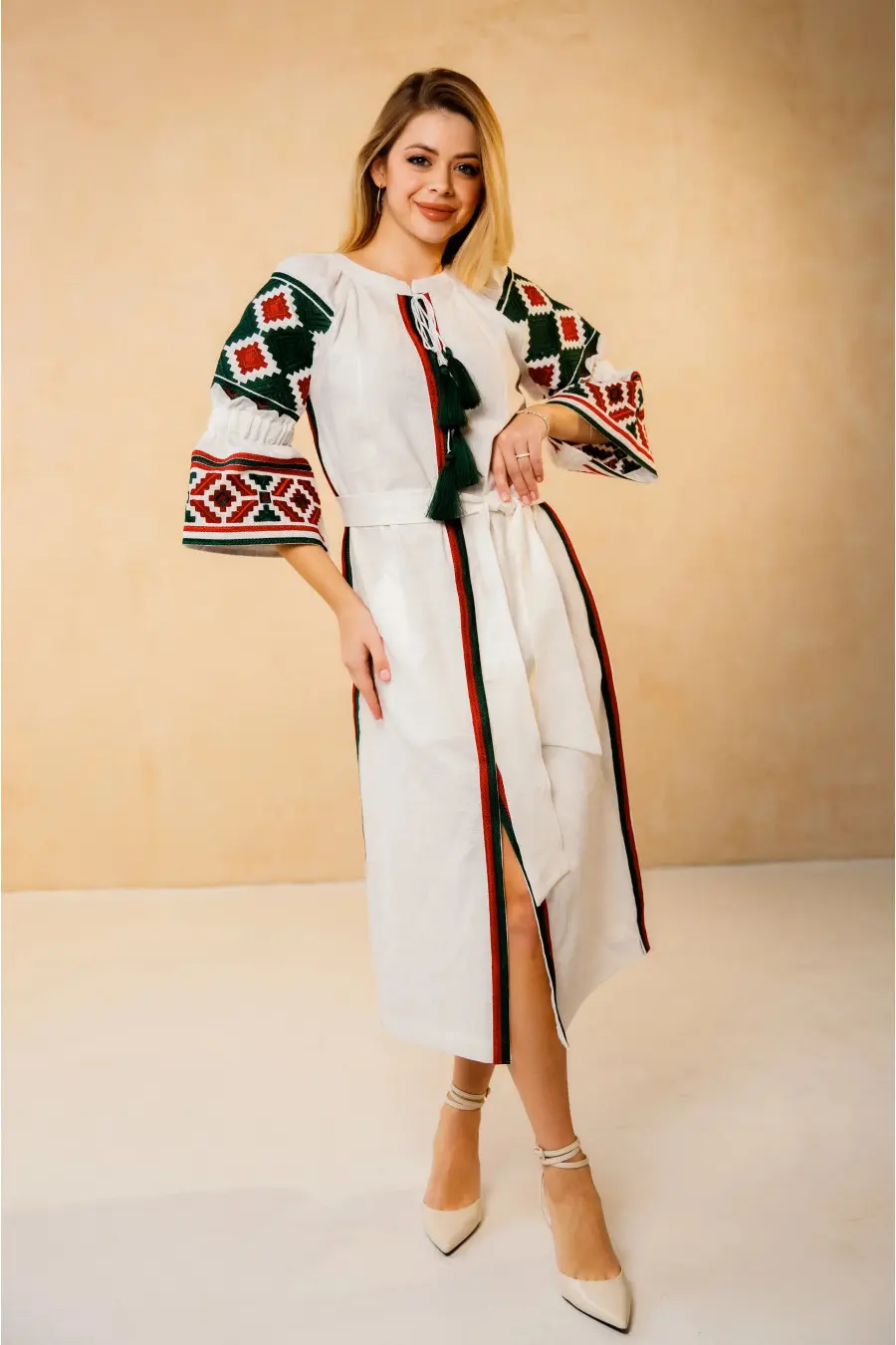 White Gucci dress, $ 136.22, in the category "Embroidered dresses" | Buy in Kiev with delivery across Ukraine in the ETNOHATA store White Gucci dress, $ 136.22, in the category "Embroidered dresses" | Buy in Kiev with delivery across Ukraine in the ETNOHATA store