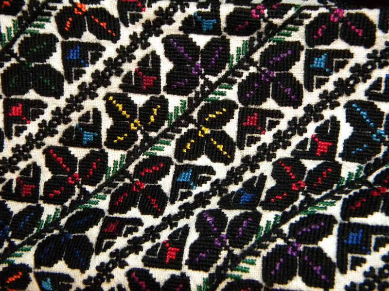 The beauty of black embroidery or What is Borshchiv embroidery?