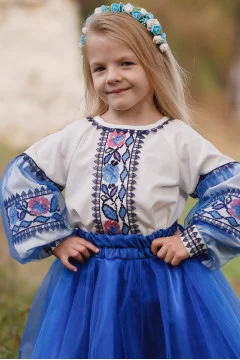 Вишиванка для дівчинки «Іпомея» білого кольору