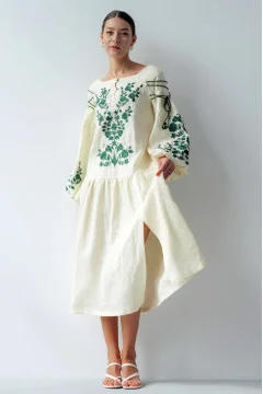 Embroidered dress 
