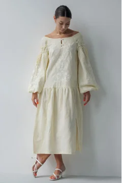 Embroidered dress 