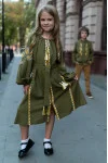 Платье для девочки «Вдохновенные колоски» цвета хаки