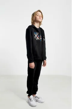 Embroidered suit for a boy 
