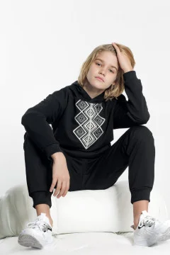 Embroidered patchwork for a boy 