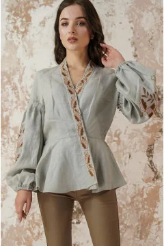 Embroidered shirt 