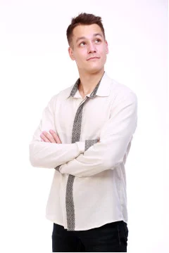 Чоловіча вишиванка «Думка» молочного кольору