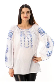 Embroidered shirt "Grapevine" with blue embroidery