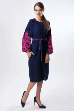 Embroidered dress 