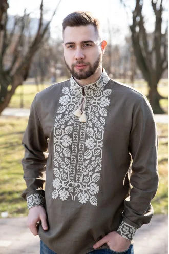 Men's embroidered shirt