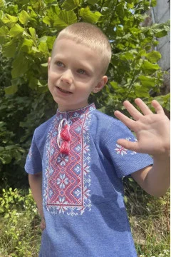 T-shirt for boys "Zoryanchik" in denim color with red and white ornament