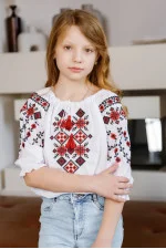 Вышиванка для девочки «Сіяна» белого цвета с красным орнаментом