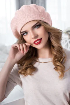 Powder-colored Viva beret