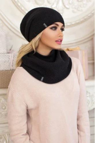 Jacqueline set in black