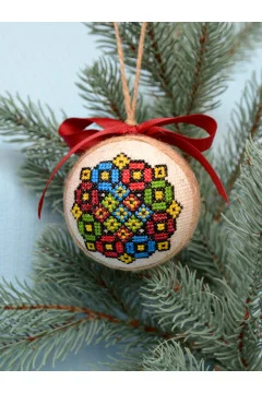 Christmas tree ornament 