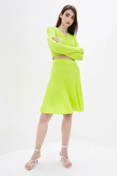 Lemon-colored skirt 