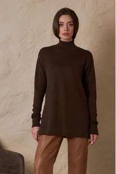 Chocolate-colored sweater 