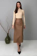 Ochre-colored skirt 