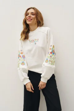 Sweatshirt "Nation" milky color