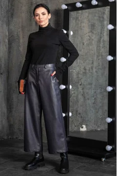 Klein culottes in blackcurrant