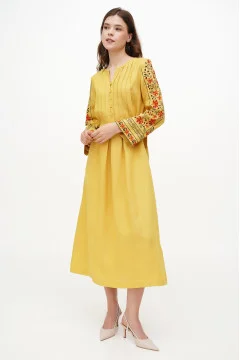 Embroidered dress "Vlasta" yellow